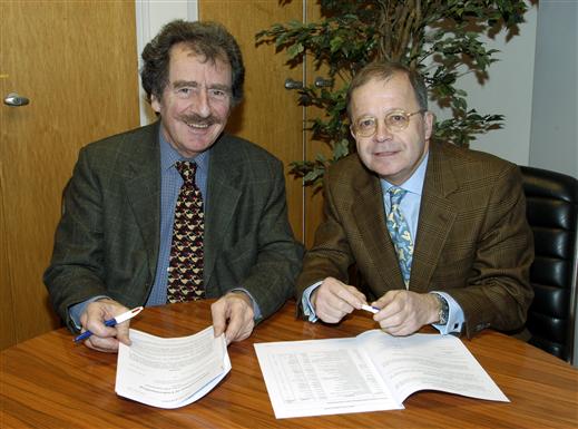 MoU Signature in 2004